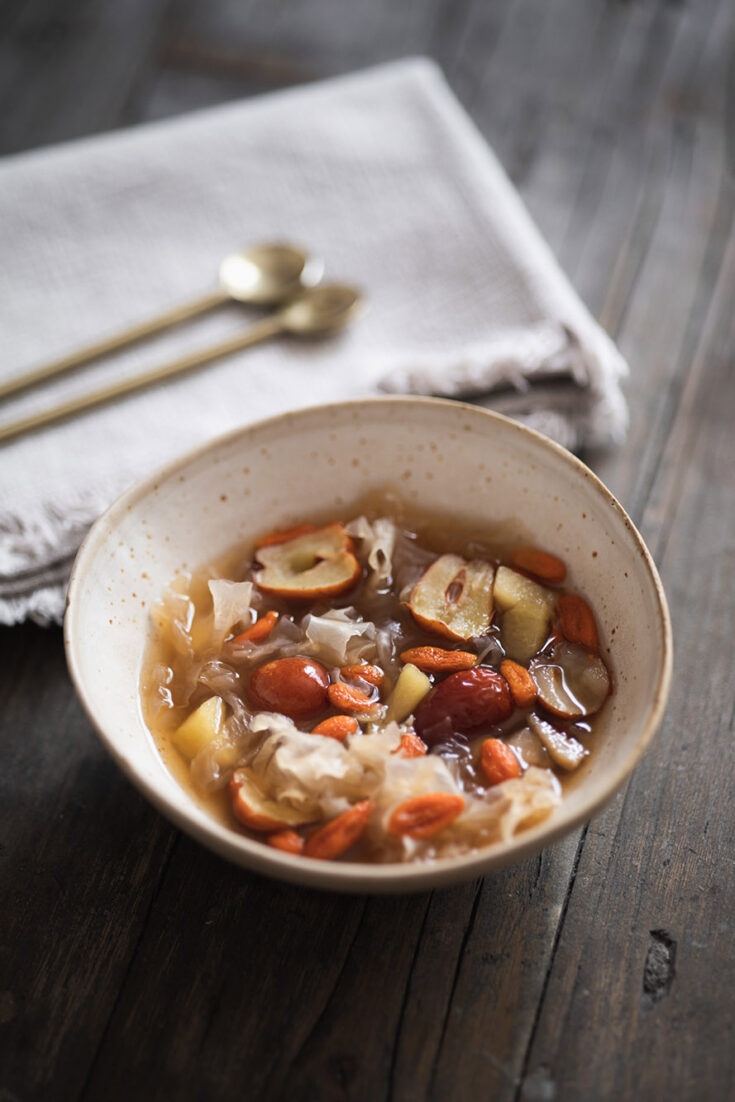 snow fungus chinese dessert soup