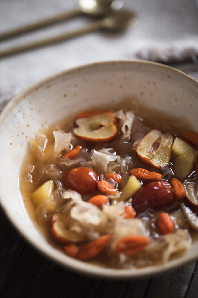 snow fungus chinese sweet soup
