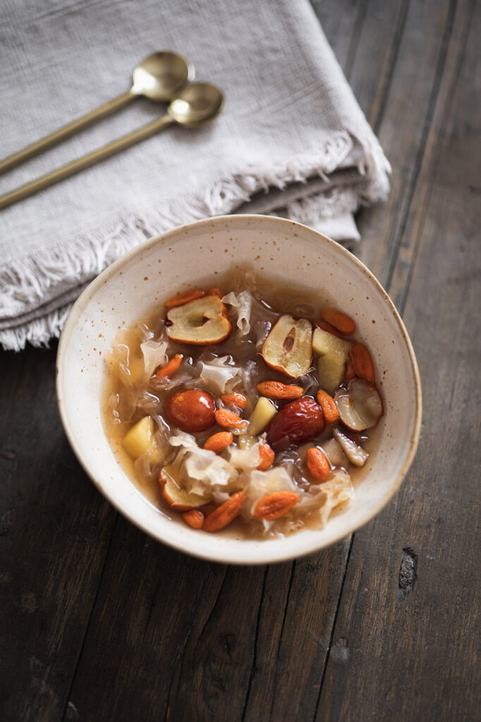 snow fungus chinese sweet soup