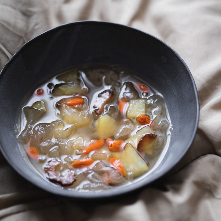 snow fungus sweet chinese soup